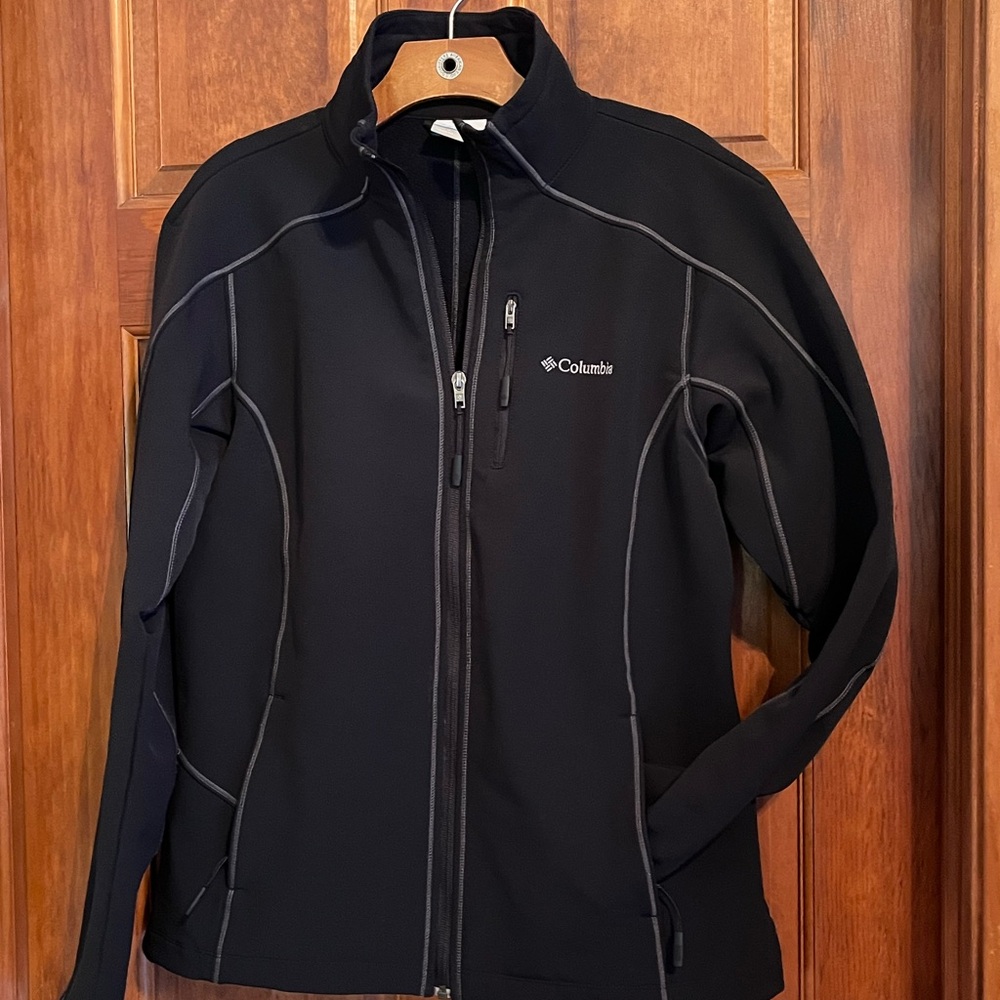 Columbia Women's Black Softshell Jacket